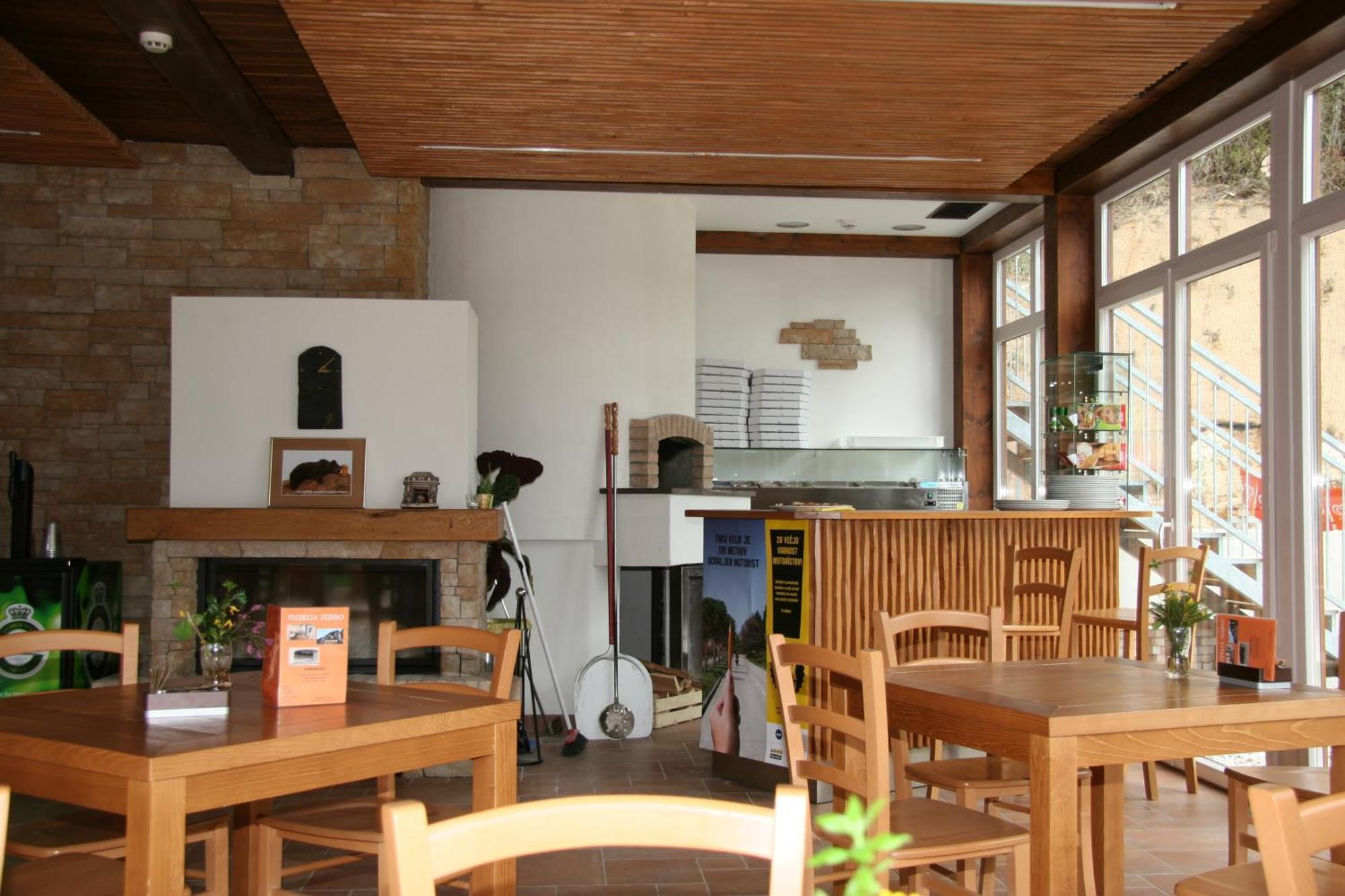 Hotel Rakitna Kültér fotó