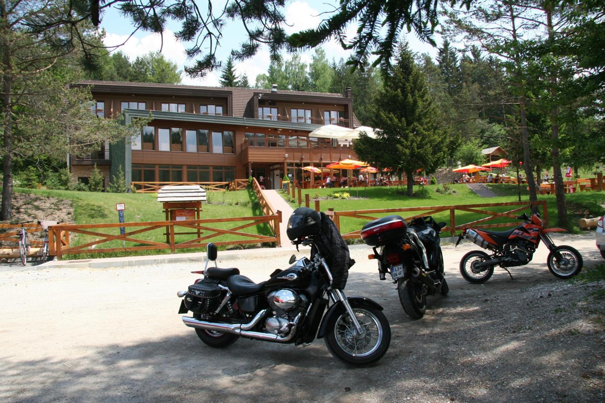 Hotel Rakitna Kültér fotó